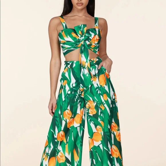 Was $150 Summer Tulip Print 2pc Set - Picture 4 of 10